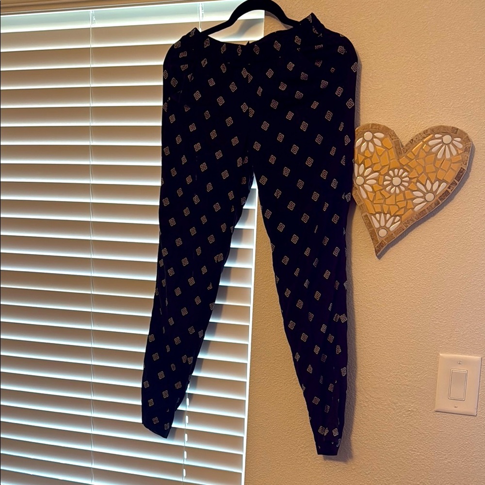 H&M Stylish Black Patterned Women's Pants size 2 small